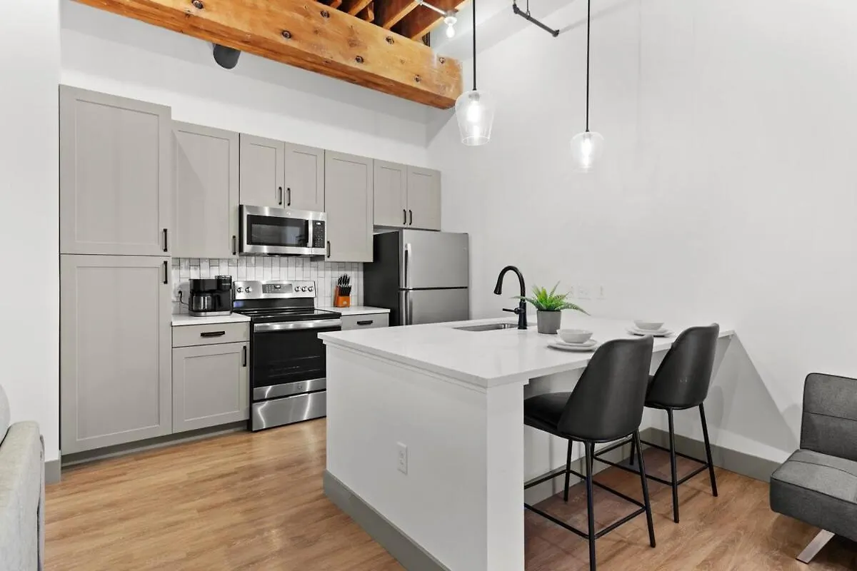 Stylish Riverfront Loft - Walkable Saint Louis